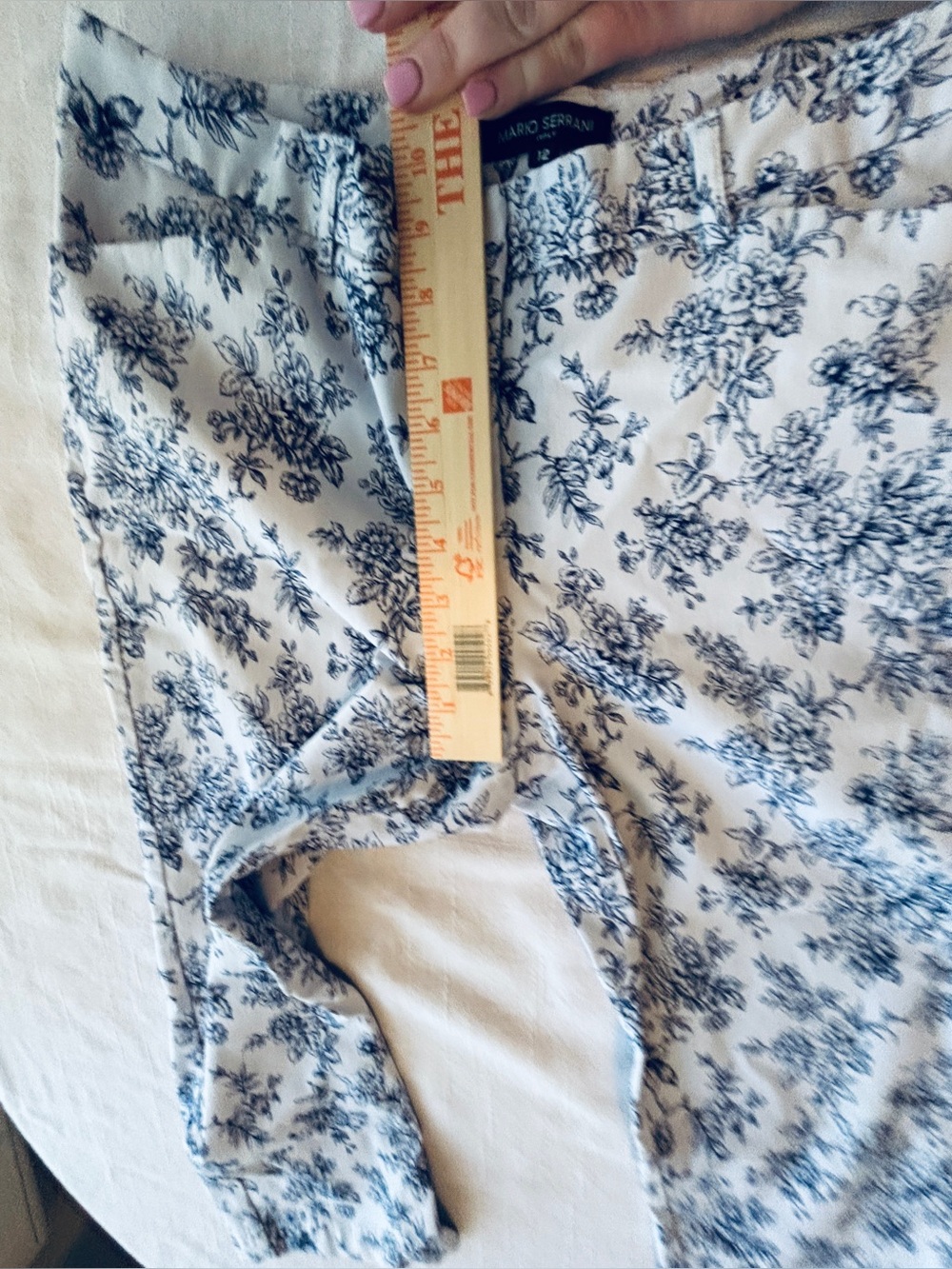 Mario Serrano Floral Blue & White Cropped Pants Women’s Size 12 - Picture 9 of 9